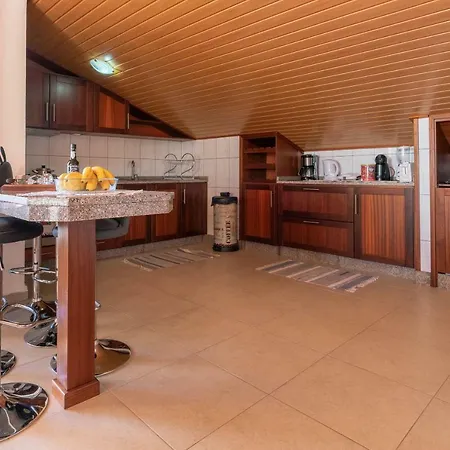 Lucy * ארקו דה קלחטה